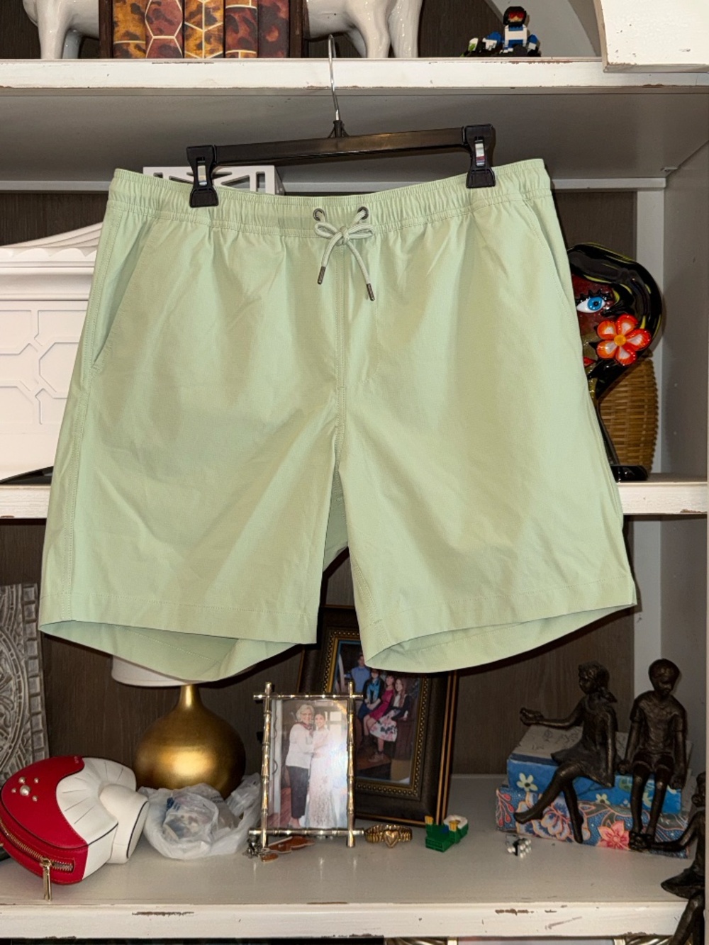 Criquet Men’s Light Gree Shorts SZ Large L  NWT